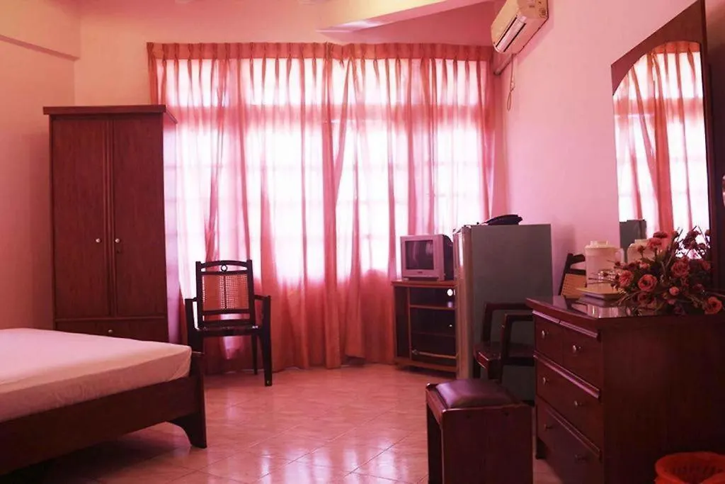 Yoho Hotel Red Rose Negombo