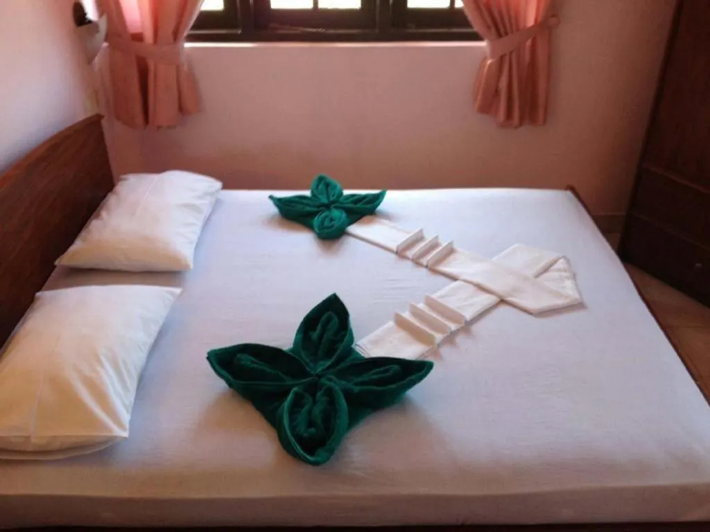 Yoho Hotel Red Rose Negombo 2*,  Sri Lanka