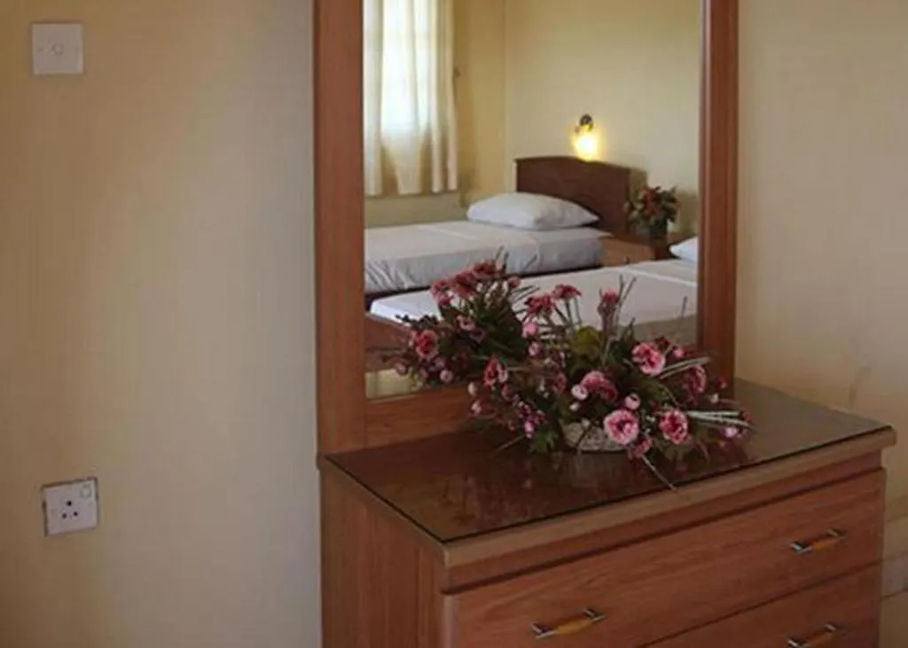 Yoho Hotel Red Rose Negombo