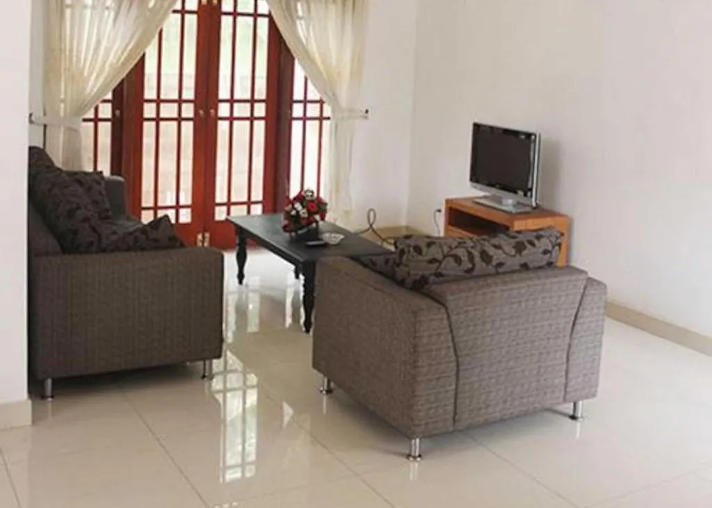 Yoho Hotel Red Rose Negombo
