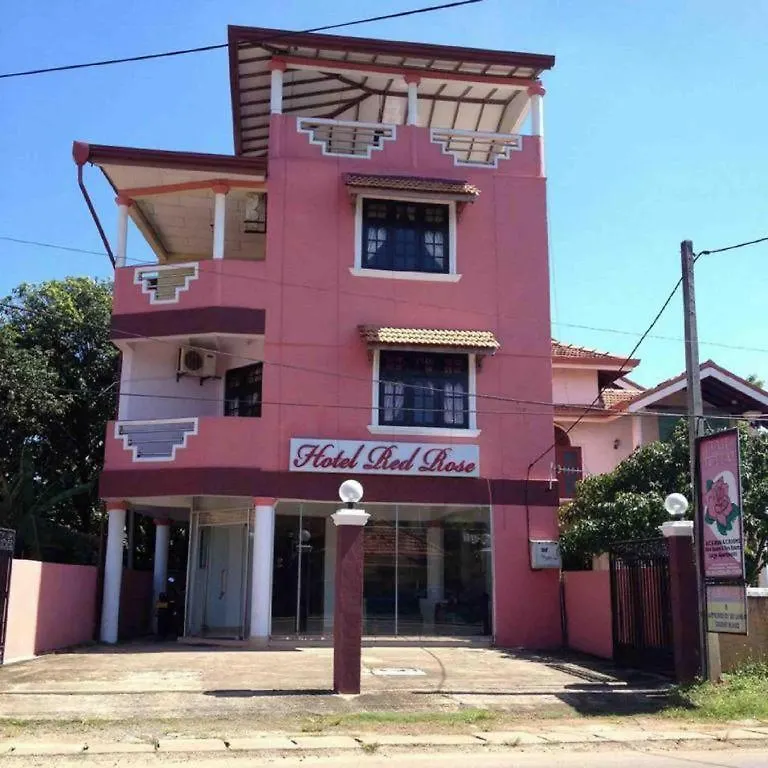 Yoho Hotel Red Rose Negombo