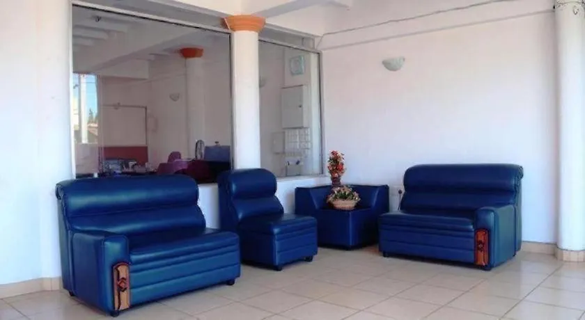Yoho Hotel Red Rose Negombo