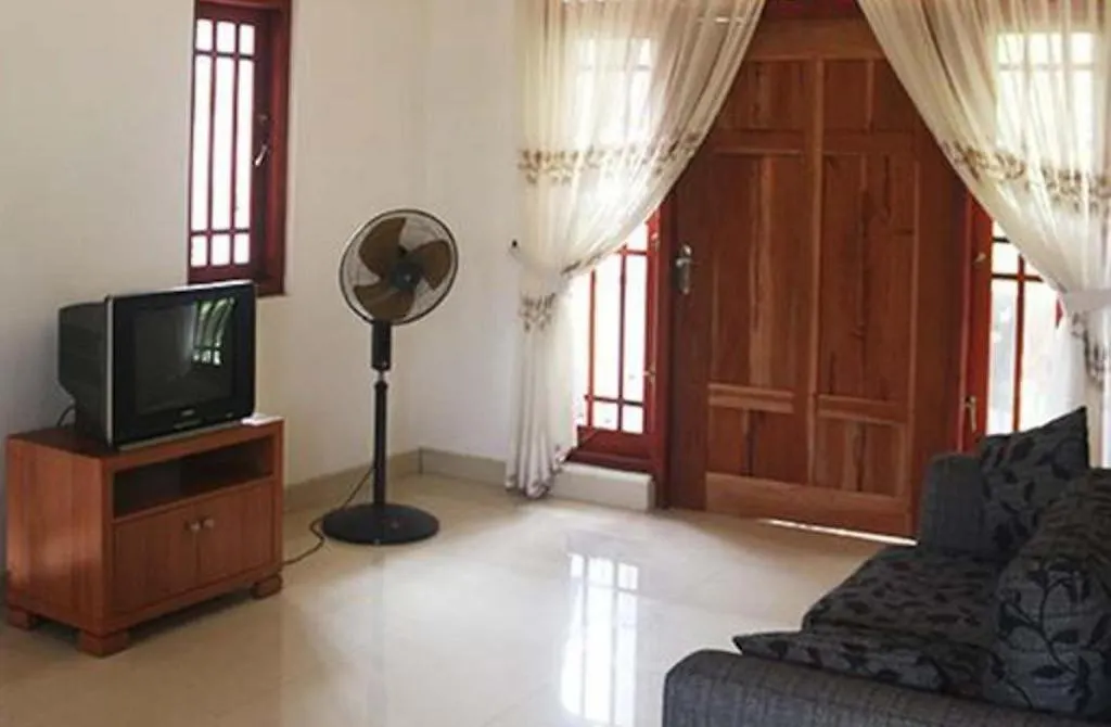 Yoho Hotel Red Rose Negombo